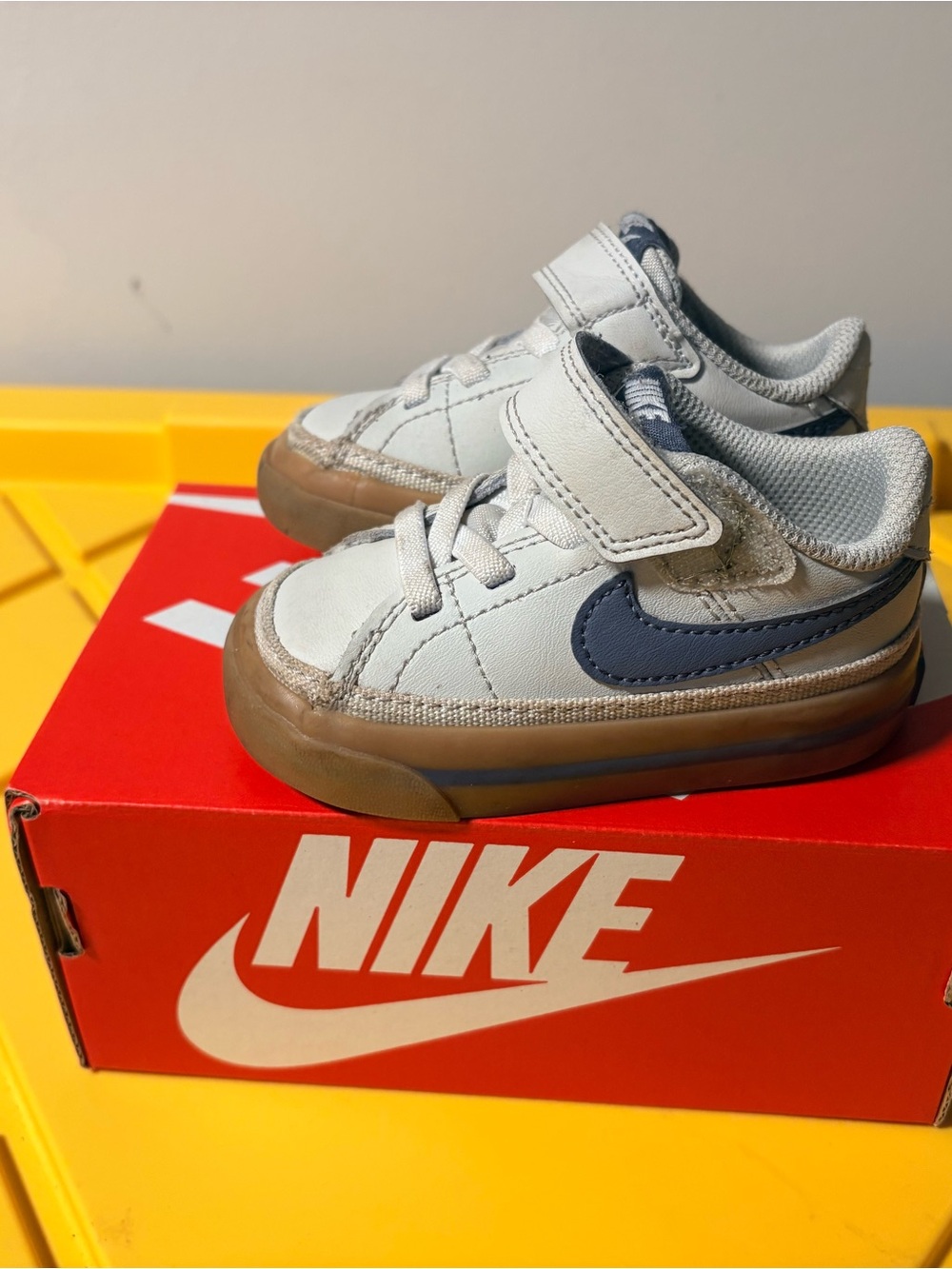 Nike Kids (court legacy) Sneakers with Swoosh